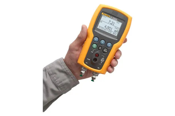 Fluke 721-3630 pressure calibrator in hand