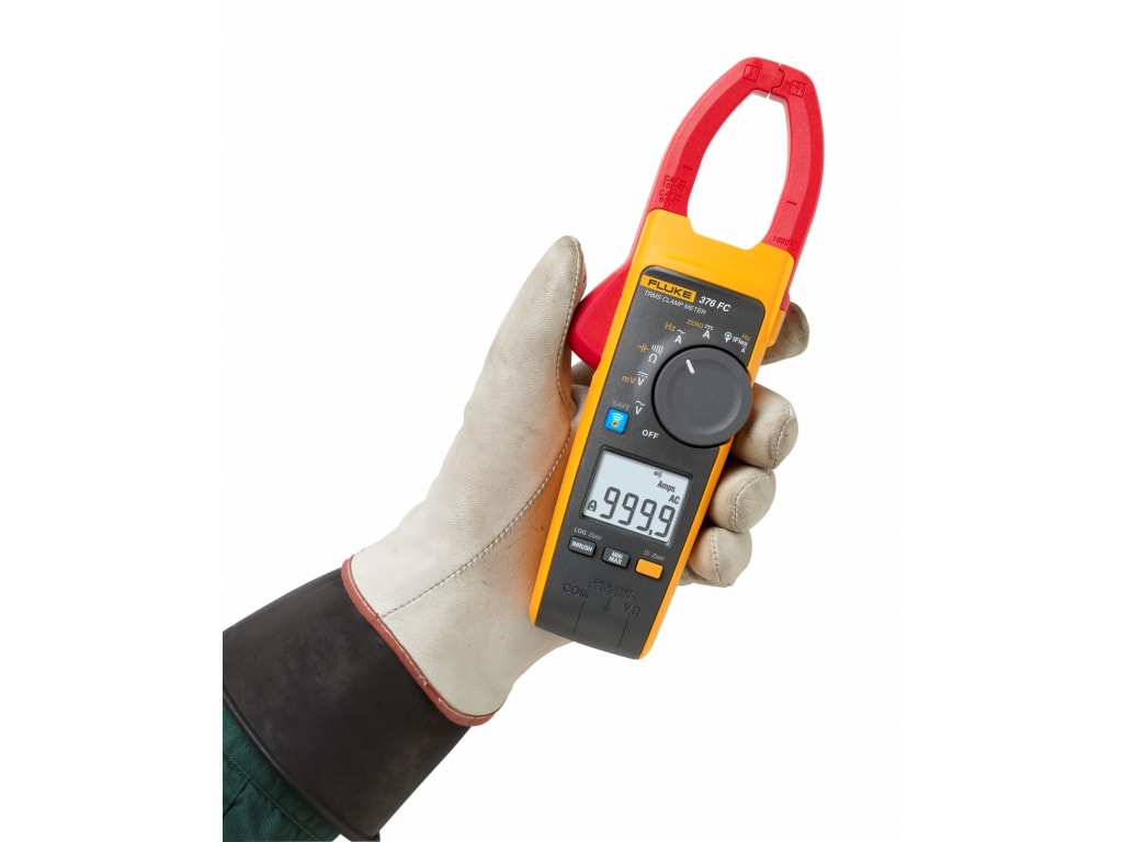 Fluke 376FC wireless clamp meter in hand