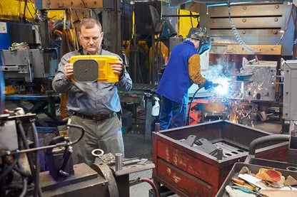 Fluke ii900 acoustic imaging camera in testing